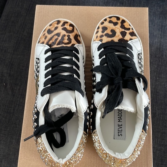 Steve Madden black sneakers with studs - Picture 2 of 4